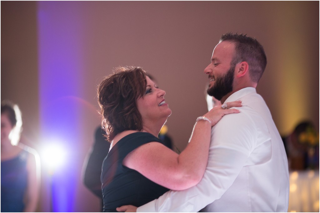 Blue and Yello Springfield Wedding Photography_0111