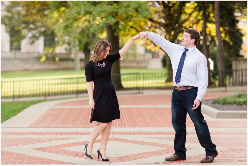 downtown-park-fall-engagement-photography_0014