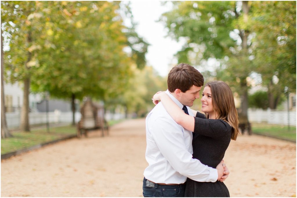 downtown-park-fall-engagement-photography_0024