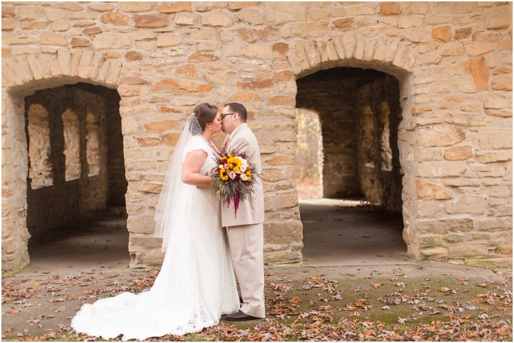 outdoor-fall-burgandy-and-cream-illinois-wedding-photography_0036-1