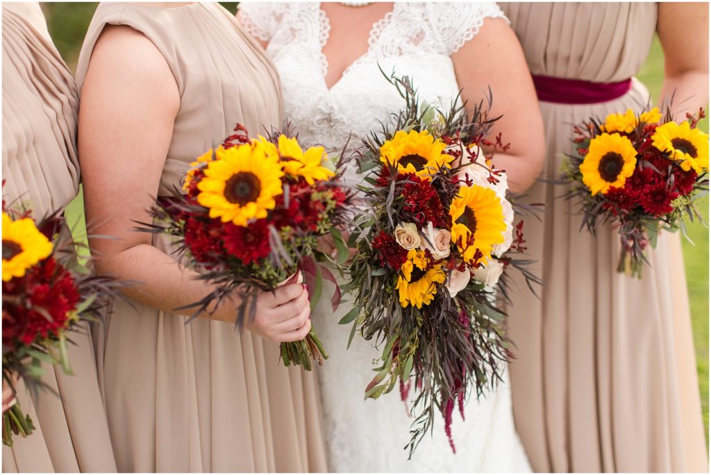 outdoor-fall-burgandy-and-cream-illinois-wedding-photography_0055