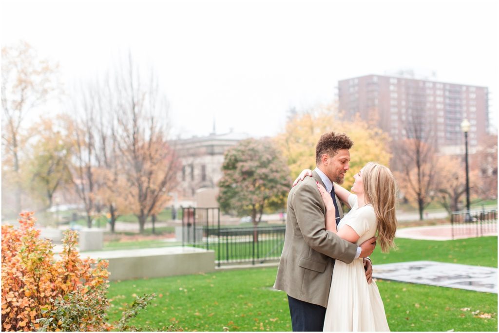 springfield-urban-classy-downtown-engagement-photography_0002